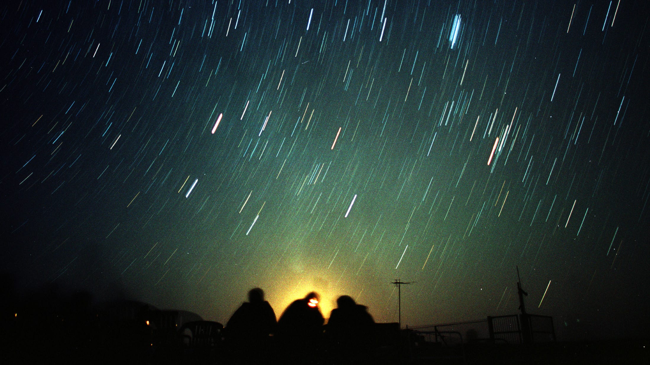 Leonid Meteoroid Shower: A Spectacular Display of Shooting Stars