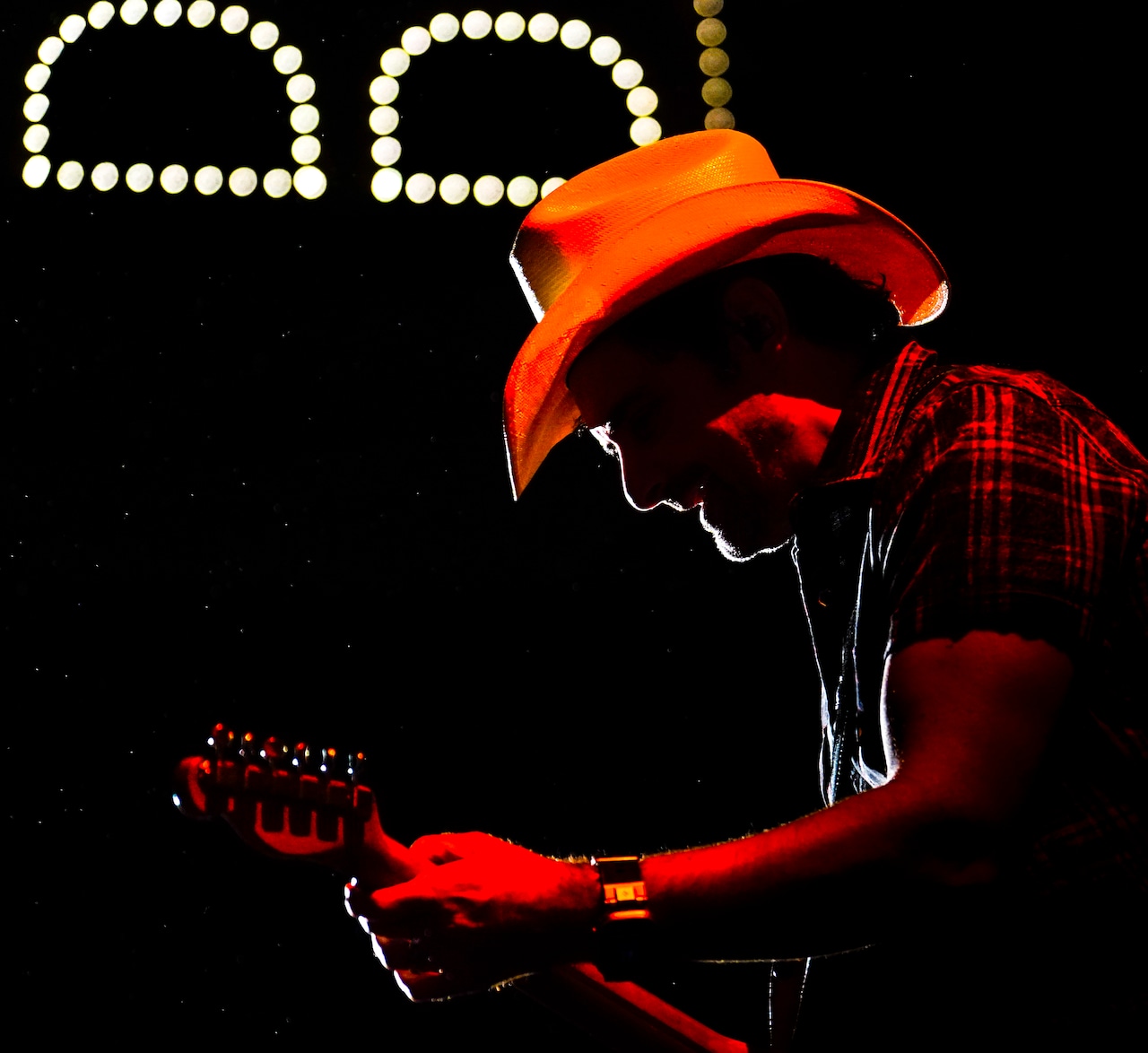 Brad Paisley to Perform National Anthem at 2024 World Series